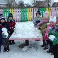 Игры со снегом на прогулке