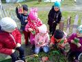Начинается весна - мы сажаем семена. Начинается весна - мы сажаем семена.